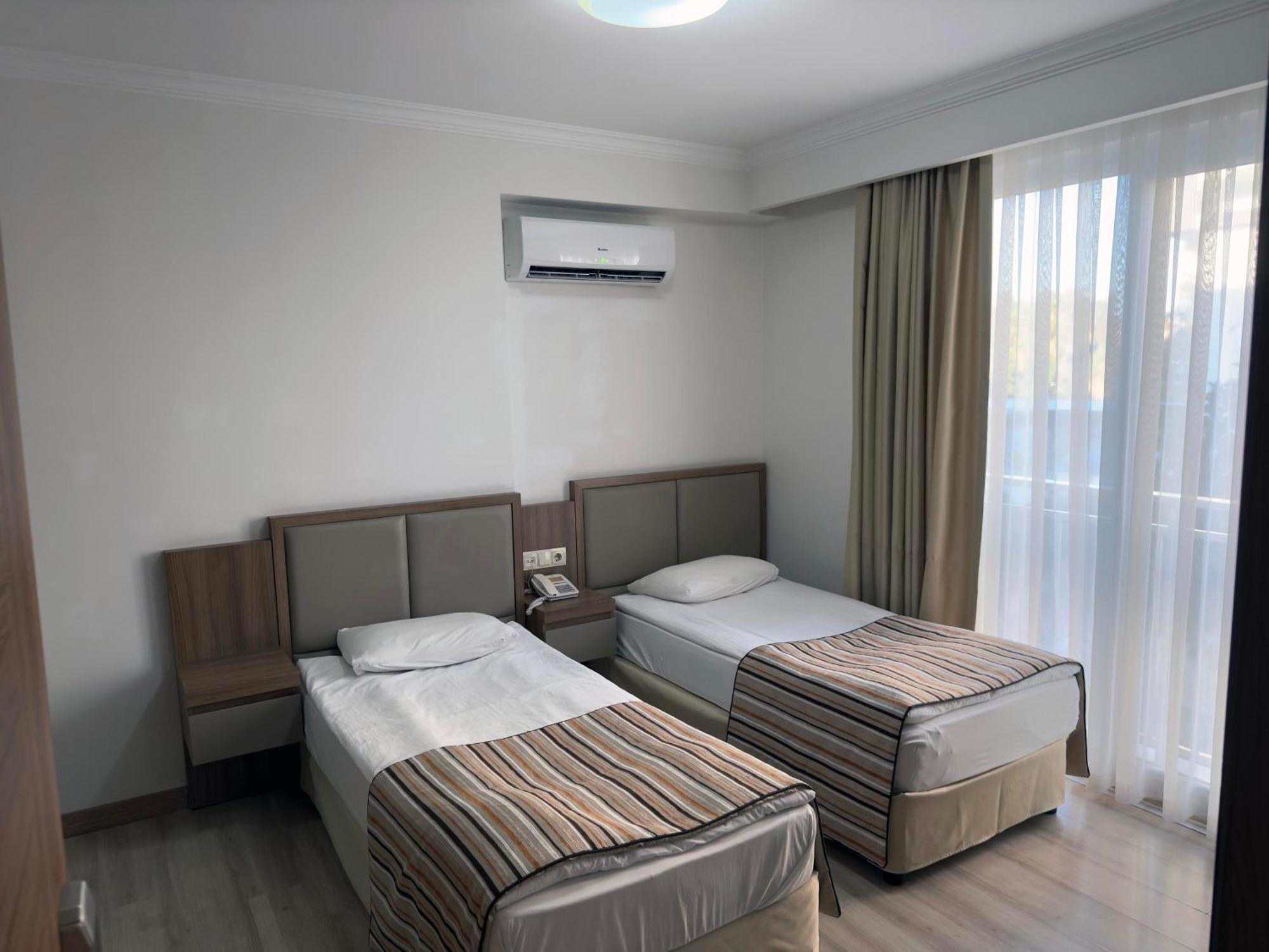 Hotel Mandalin Antalia Esterno foto